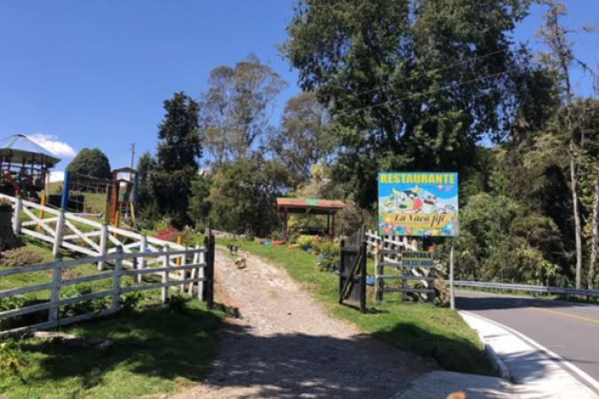 El ingreso a las instalaciones.